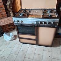 cucina a gas funzionante  solo ritiro