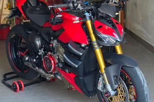 Ducati streetfighter v4s 
