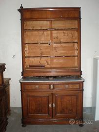 Vetrina antiquariato