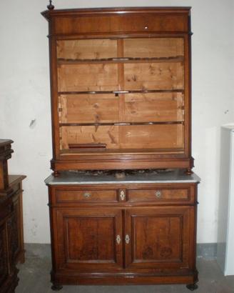 Vetrina antiquariato