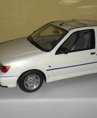 Ottomobile Ford Fiesta XR2 Mk3 1/18 (OT967)