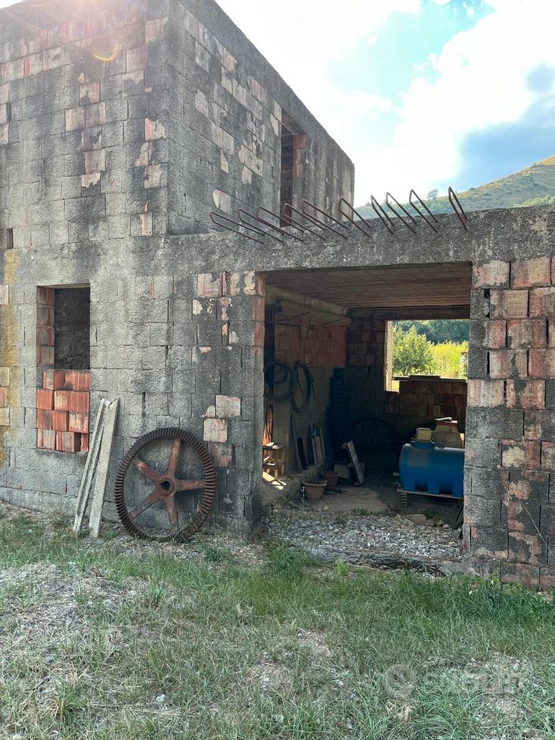 Proprietà vicino Diamante immersa nel verde - Vista 4