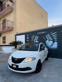 Lancia Ypsilon 1.2 69 CV 5 porte S&S Platinum