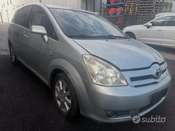Ricambi Toyota Corolla Verso 1.8 Benzina 2004