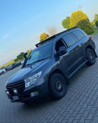 Toyota land cruiser vdj200