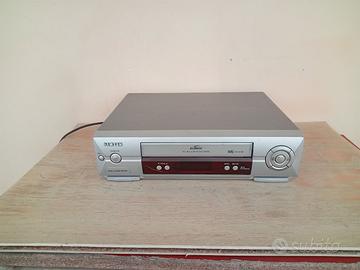 VIDEOREGISTRATORE VHS    Samsung SV 231SX