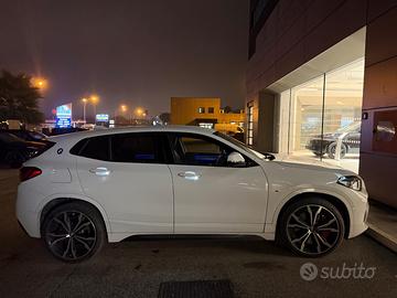 Splendida BMW X2 sDrive18i in allestimento M Sport