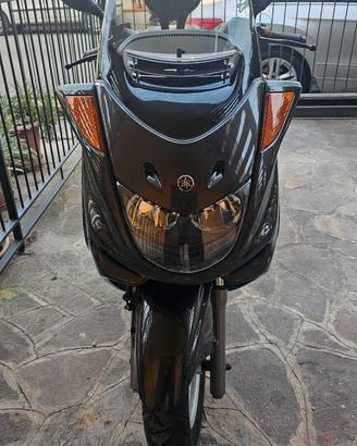 Yamaha majesty 250
