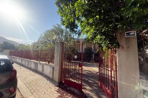 Villa Indipendente con giardino