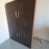 Cameretta,  armadietto e como
