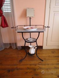 Lavabo antico con specchio molato e marmo
