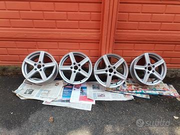 4 cerchi 17 pollici vw golf 5