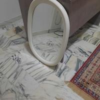 Specchio con cornice bianca