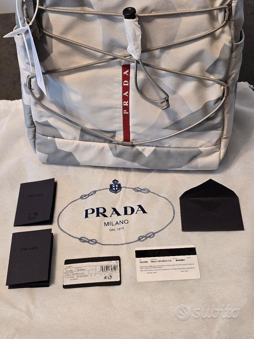 Zaino Prada in tessuto tecnico re-nylon nuovo Abbigliamento e