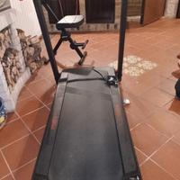 tapis roulant modello pieghevole Decathlon Run 100