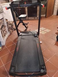 tapis roulant modello pieghevole Decathlon Run 100