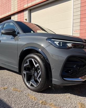 Volkswagen Tiguan new 150 CV DSG R-Line GANCIO TRA