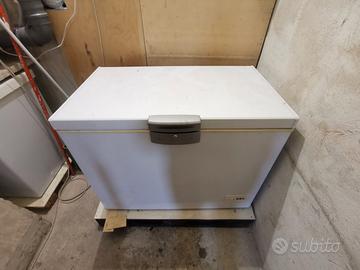  freezer a pozzetto BEKO modello HSA32520