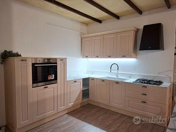 Cucina angolare modello Opera di Colombini