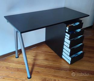 Scrivania ikea  120x60 con cassettiera