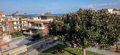 Aci Castello panoramico, bel 4 vani 1/2 arredato