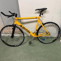 Bicicletta scatto fisso Aventon alluminio