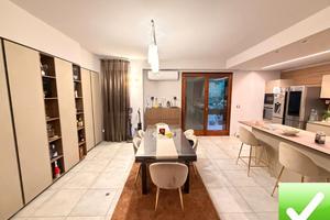 Villa A Schiera Con Giardino e Terrazzo Sbarre