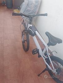 bicicletta nuova mai usata 