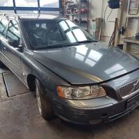 Ricambi VOLVO V70 4X4 2401cc diesel del 2005