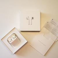 Apple AirPods 1ª generazione con custodia