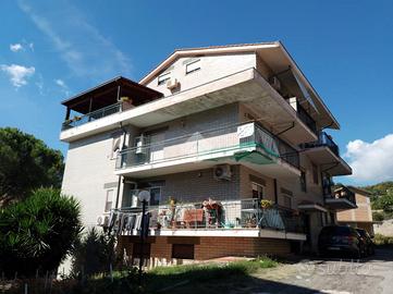 4 LOCALI A MENDICINO