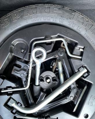 Ruotino Fiat/Lancia + cric sollevamento + attrezzi
