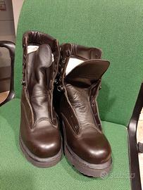 Anfibi militari nuovi