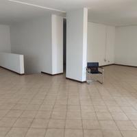 Ufficio vetrinato a Tricesimo