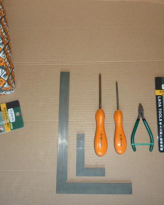 Squadre e cacciaviti BETA + tronchese elettronica
