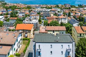 4 LOCALI A DESENZANO DEL GARDA