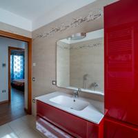 Mobile bagno Berloni colore rosso