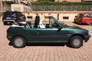 Auto peogeot 205