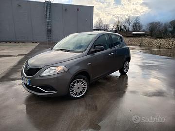 Lancia ypslon 12cc unico prop