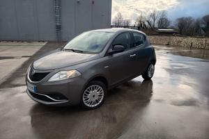 Lancia ypslon 12cc unico prop