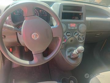 Fiat panda benzina metano 
IDEA ('03'-'12')ypyp
