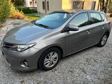 Toyota Auris HSD full Hybrid MY13 colore Bronzo