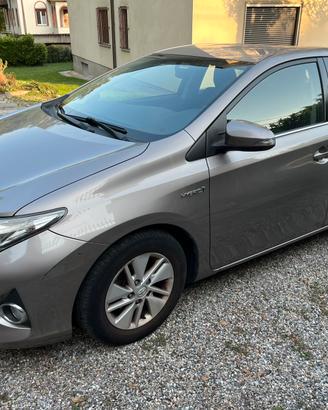 Toyota Auris HSD full Hybrid MY13 colore Bronzo