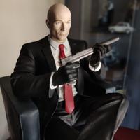 Collector Edition HITMAN - Statua, Artbook, Gadget