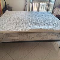 materasso matrimoniale  con rete e topper