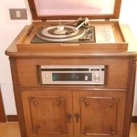 Giradischi d'epoca in legno di rovere