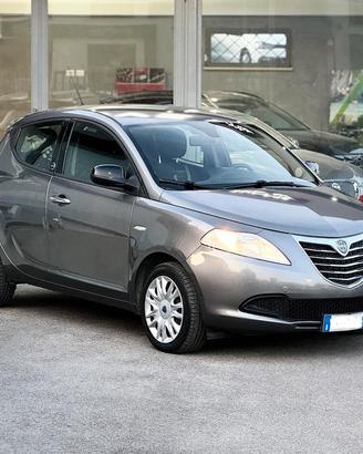 Lancia Ypsilon 1.2 69 CV 5 porte Platinum