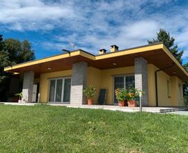 Villa singola a Clivio in parco di 7000 mq