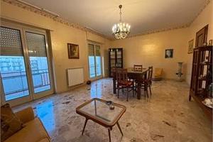 Via Mascalucia :spazioso appartamento arredato