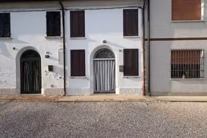 Casa indipendente di 70 m² con 4 locali e box auto